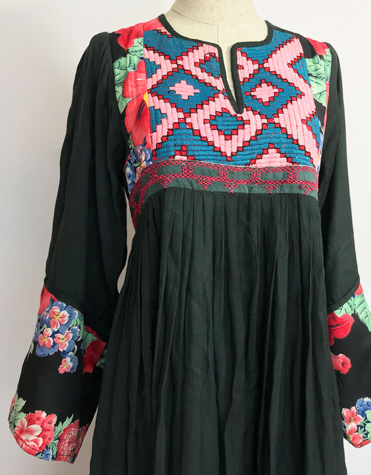 1970s Vintage Afghan flwor dress